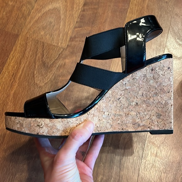 Like new Adrienne Vittadini cork wedges - Picture 5 of 14